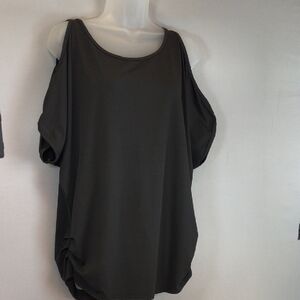 Miselon Women's Black Cold Shoulder Top Size L?